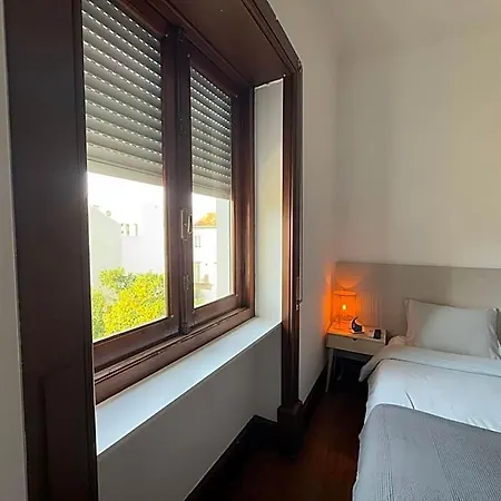 Hotel Yellow *