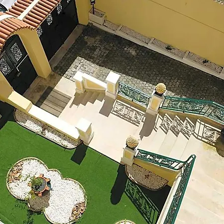 Albergue Yellow *
