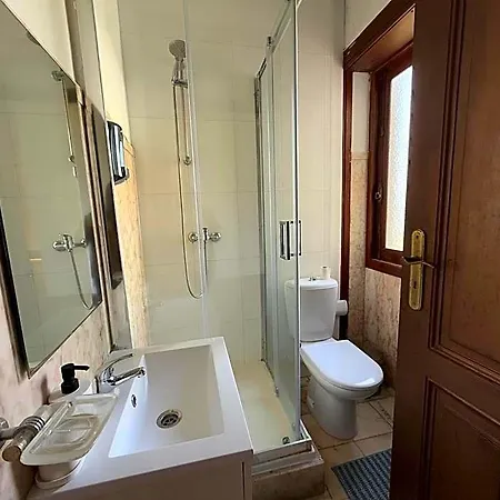 Yellow Albergue